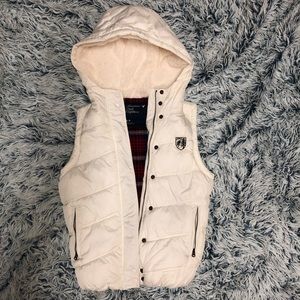 American Eagle Puffer Vest